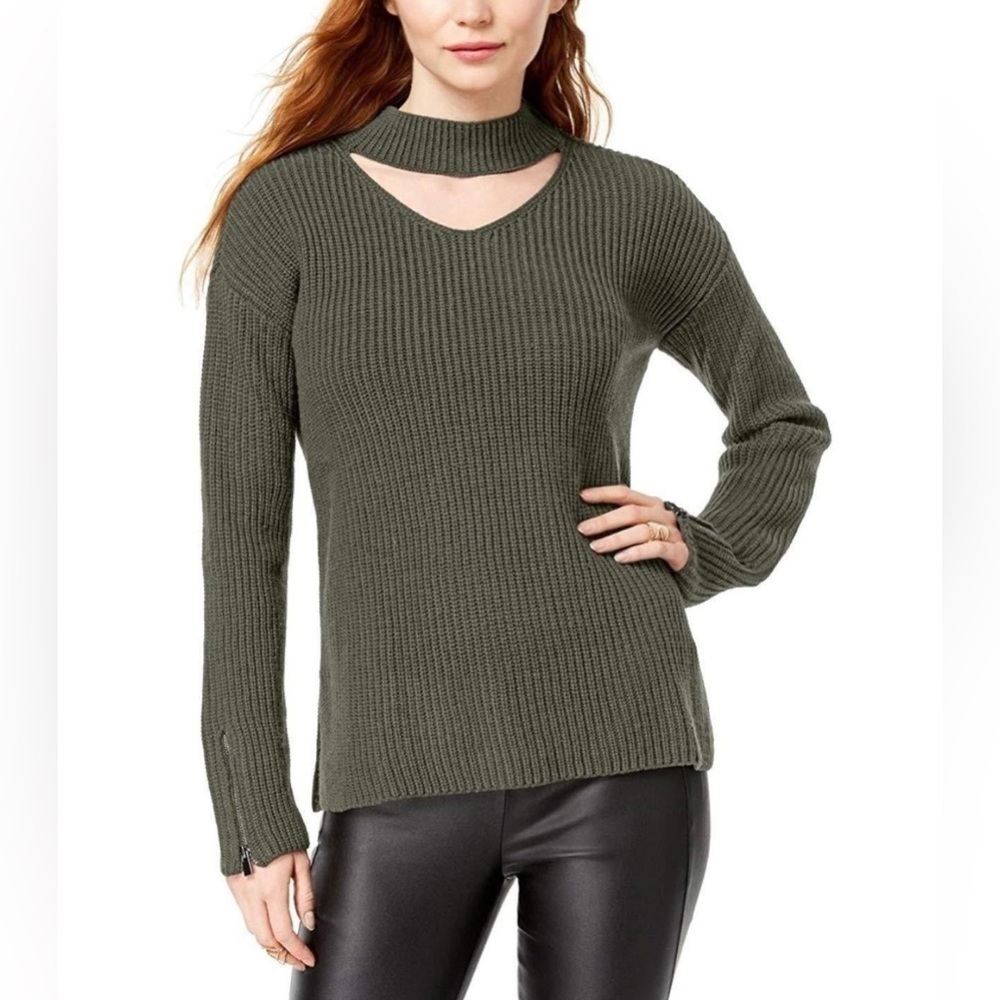 Green modern chic small sweater choker ribbed zipper wrists